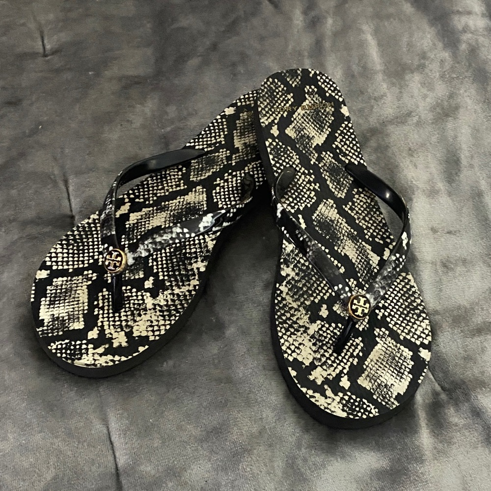 Tory Burch Black and Cream Snake Pattern Sandals